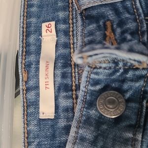 Levi 711 skinny jeans